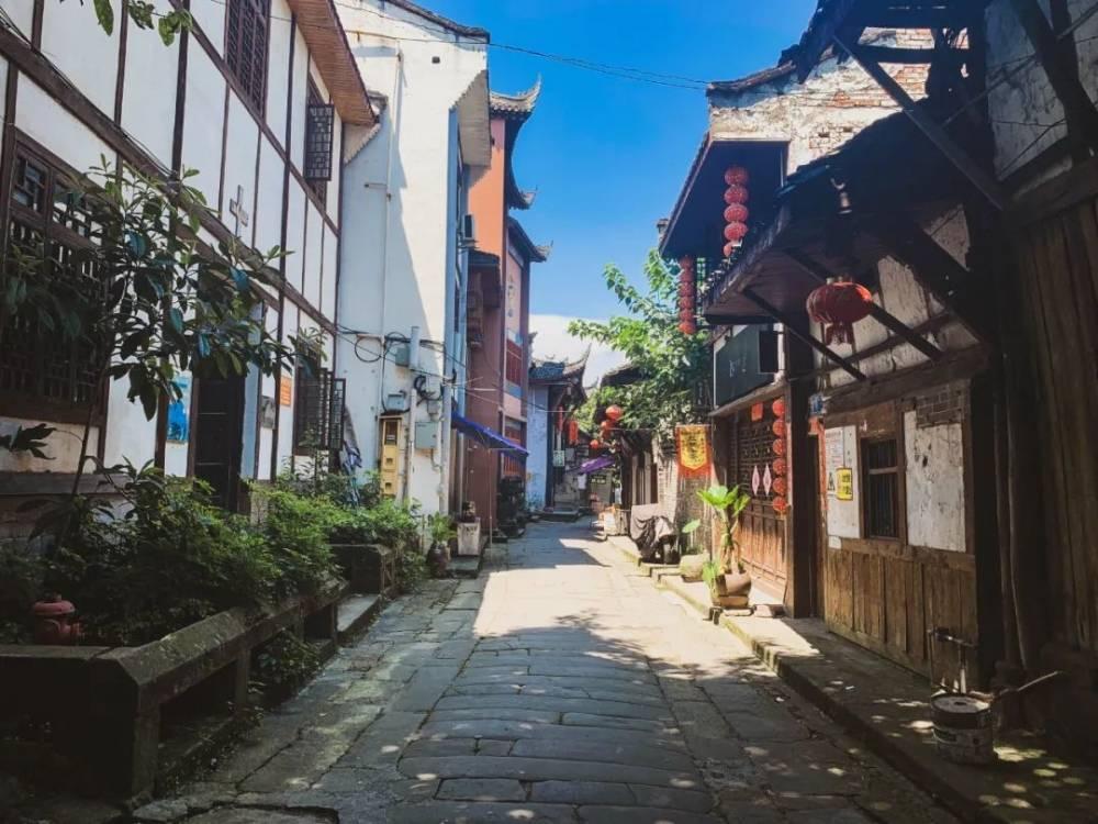 为民办实事丨龙江蓝山:打造蓝山书屋 助推乡村教育发展